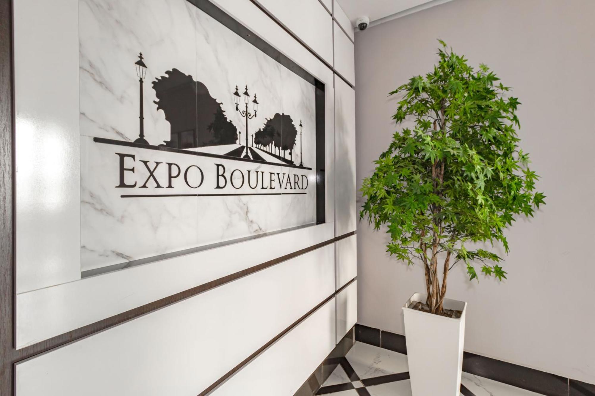 Expo Boulevard 3 *